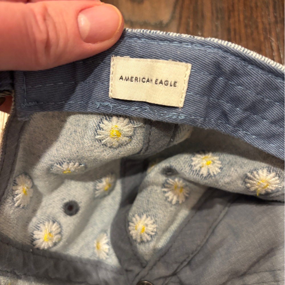 American Eagle Denim Cap with Daisy Embroidery - Picture 4 of 4